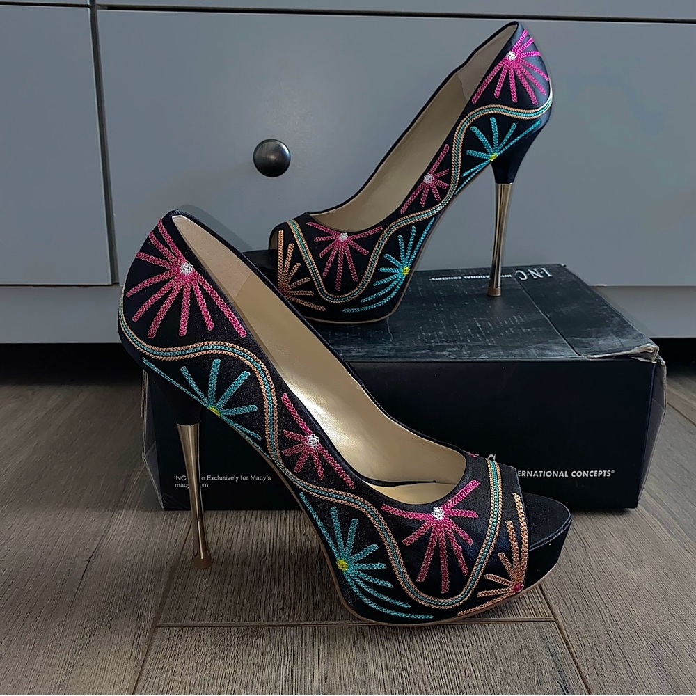INC Floral Pump Heel